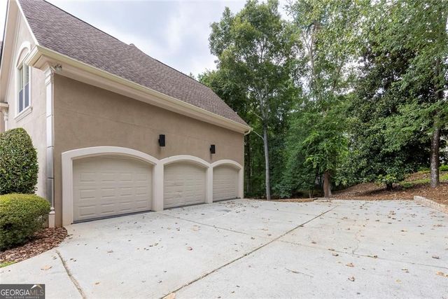 8445 Sentinae Chase Drive, Roswell, GA 30076