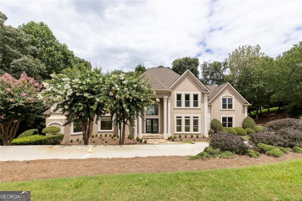 8445 Sentinae Chase Drive, Roswell, GA 30076