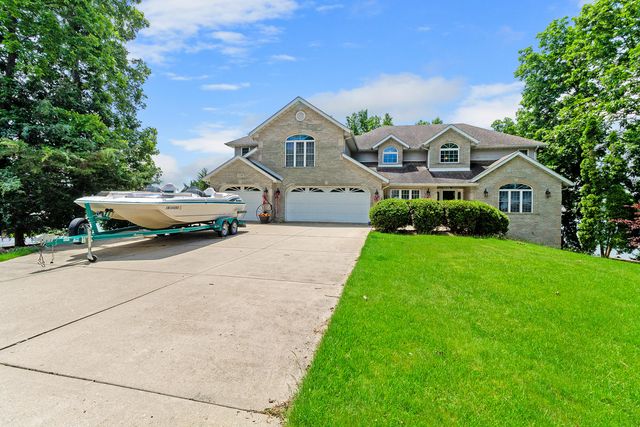 1739 Beachview Court, Crown Point, IN 46307