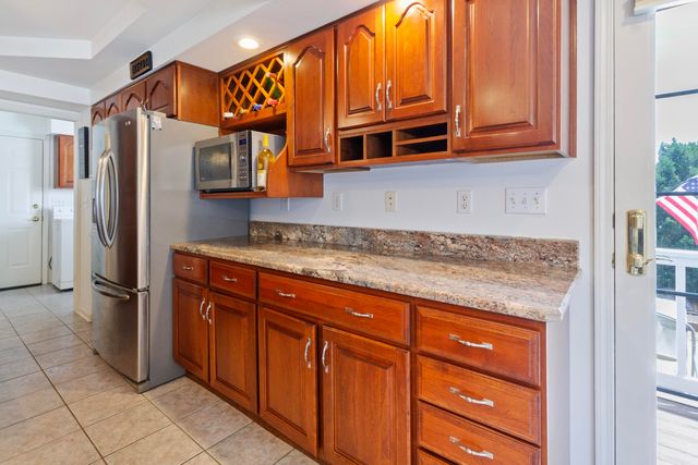 1739 Beachview Court, Crown Point, IN 46307