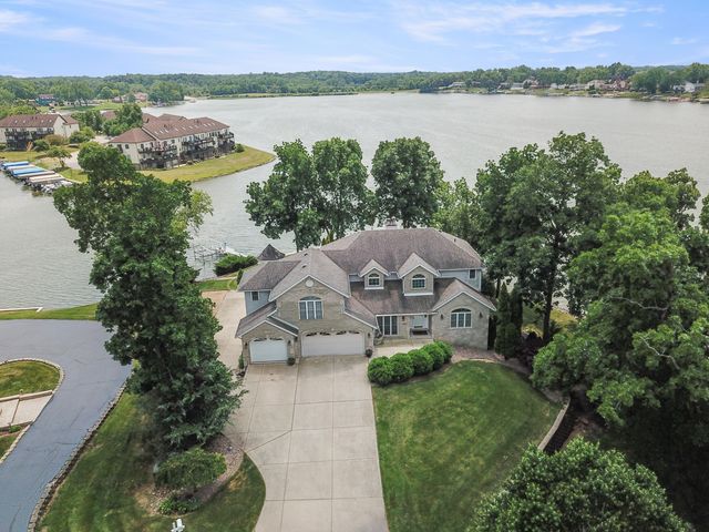 1739 Beachview Court, Crown Point, IN 46307