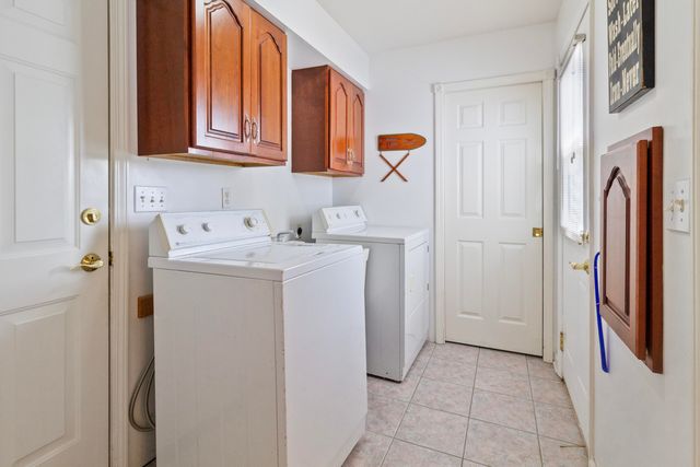 1739 Beachview Court, Crown Point, IN 46307