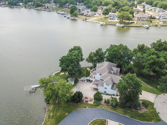 1739 Beachview Court, Crown Point, IN 46307