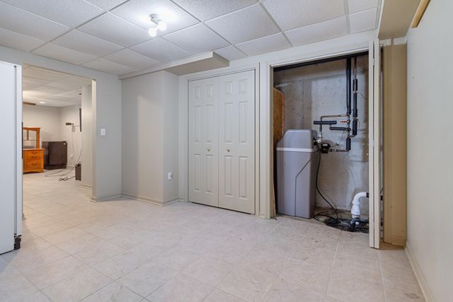 1739 Beachview Court, Crown Point, IN 46307