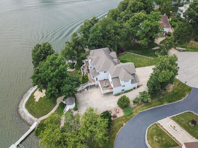 1739 Beachview Court, Crown Point, IN 46307