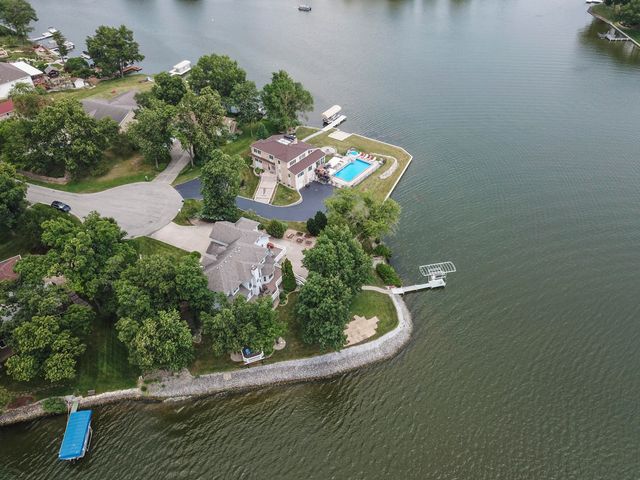 1739 Beachview Court, Crown Point, IN 46307