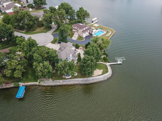 1739 Beachview Court, Crown Point, IN 46307