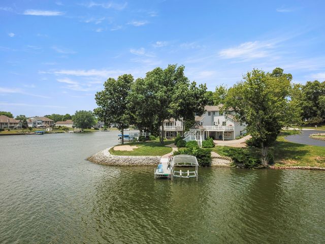 1739 Beachview Court, Crown Point, IN 46307