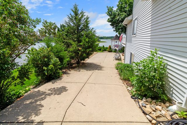 1739 Beachview Court, Crown Point, IN 46307
