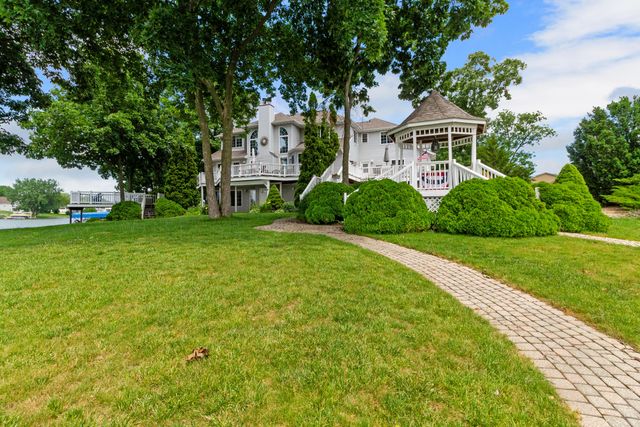 1739 Beachview Court, Crown Point, IN 46307