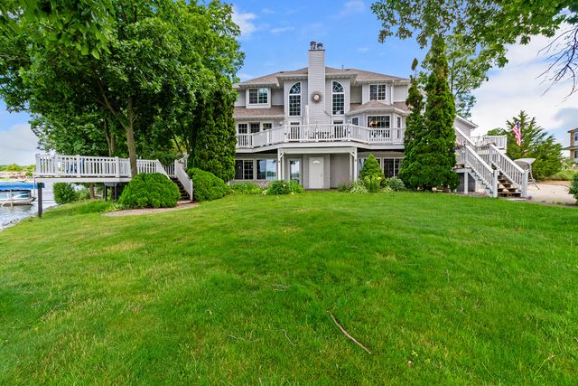 1739 Beachview Court, Crown Point, IN 46307