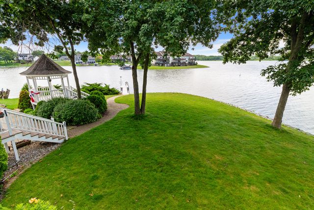 1739 Beachview Court, Crown Point, IN 46307