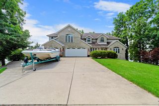 1739 Beachview Court, Crown Point, IN 46307