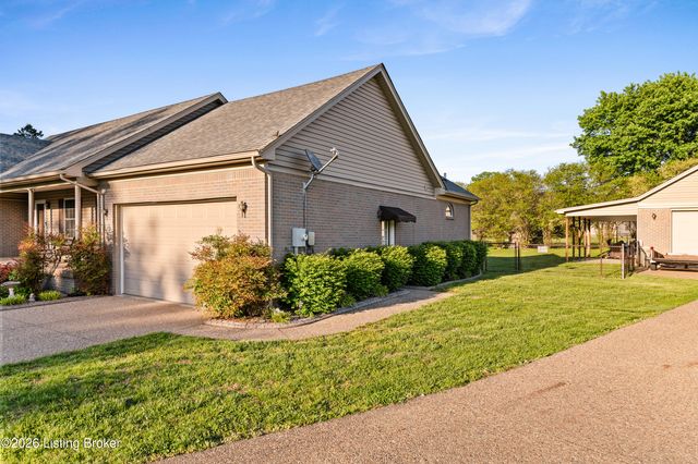 146 N Kristal Springs Dr, Shepherdsville, KY 40165
