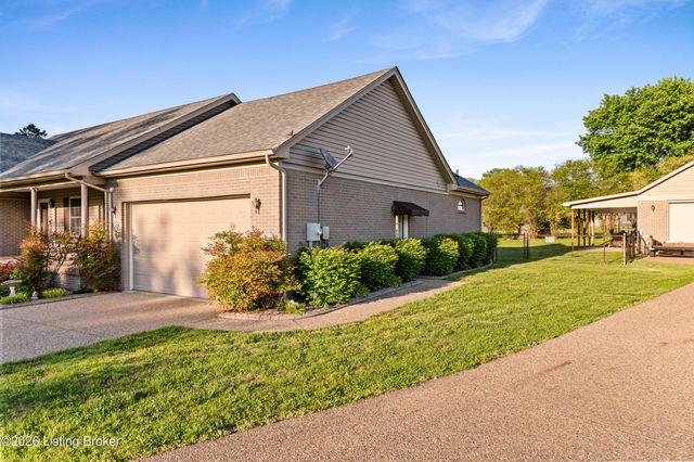 146 N Kristal Springs Dr, Shepherdsville, KY 40165