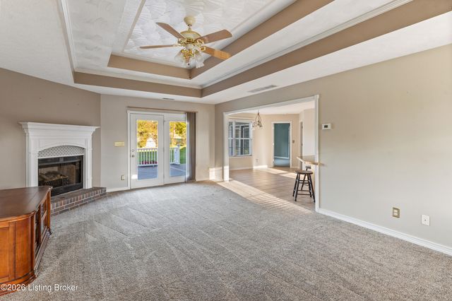 146 N Kristal Springs Dr, Shepherdsville, KY 40165