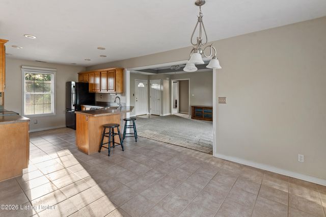 146 N Kristal Springs Dr, Shepherdsville, KY 40165