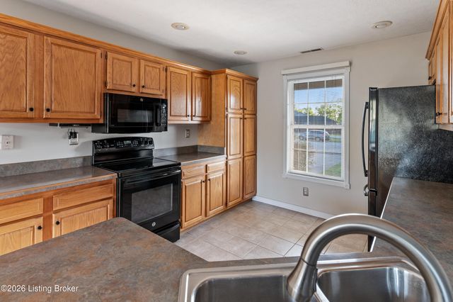 146 N Kristal Springs Dr, Shepherdsville, KY 40165