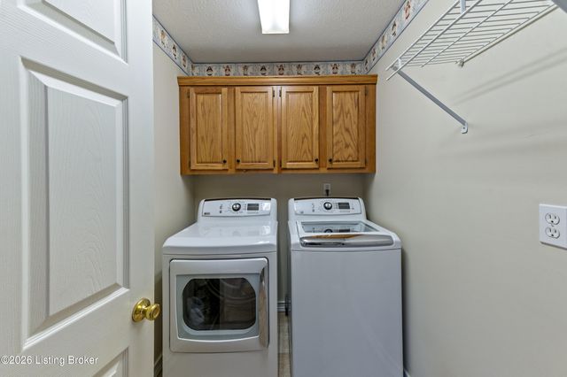 146 N Kristal Springs Dr, Shepherdsville, KY 40165