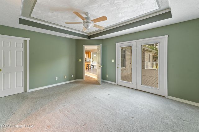 146 N Kristal Springs Dr, Shepherdsville, KY 40165