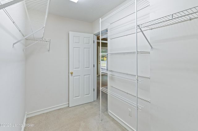 146 N Kristal Springs Dr, Shepherdsville, KY 40165