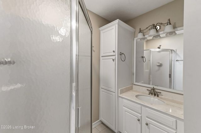 146 N Kristal Springs Dr, Shepherdsville, KY 40165