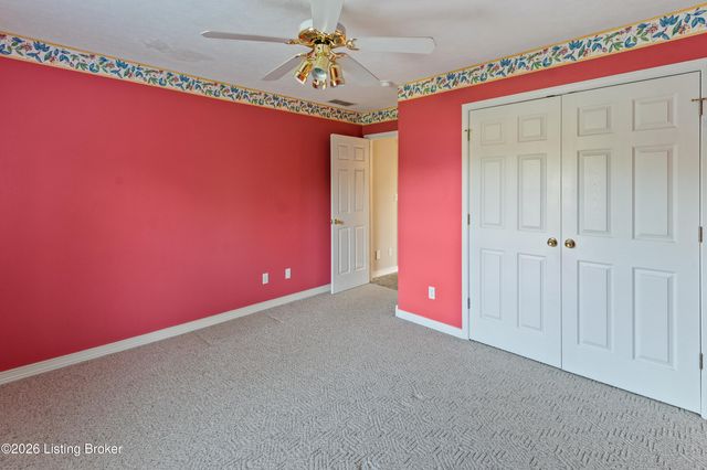 146 N Kristal Springs Dr, Shepherdsville, KY 40165