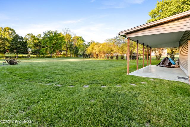 146 N Kristal Springs Dr, Shepherdsville, KY 40165