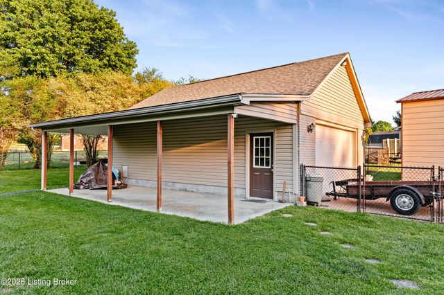 146 N Kristal Springs Dr, Shepherdsville, KY 40165