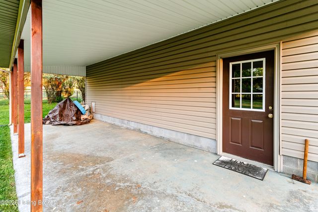 146 N Kristal Springs Dr, Shepherdsville, KY 40165