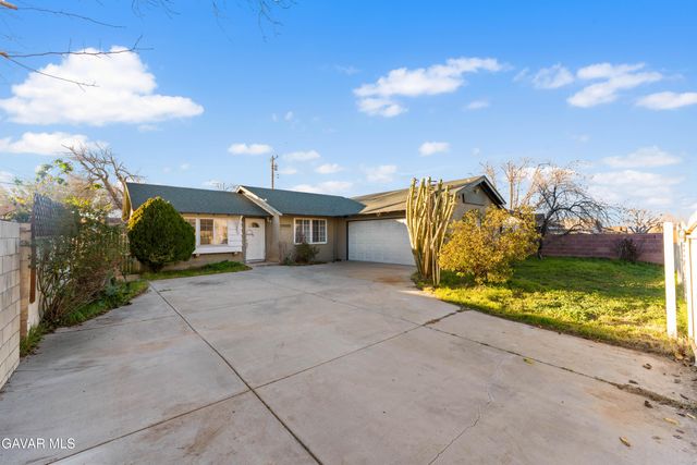 38609 Glenraven Avenue, Palmdale, CA 93550