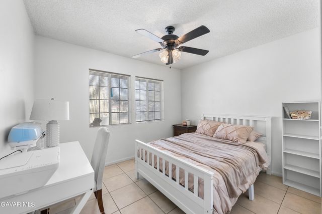 38609 Glenraven Avenue, Palmdale, CA 93550