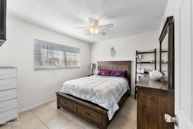 38609 Glenraven Avenue, Palmdale, CA 93550