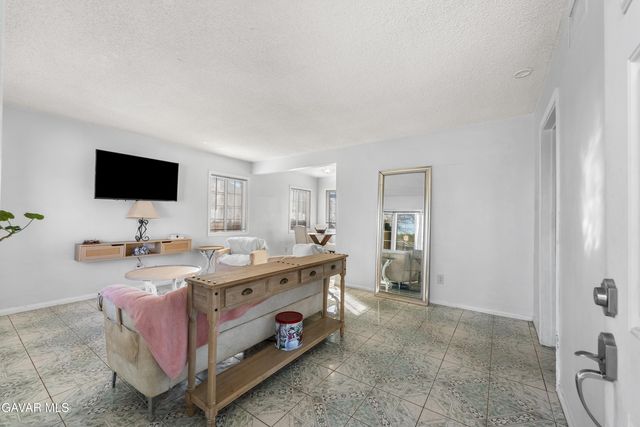 38609 Glenraven Avenue, Palmdale, CA 93550