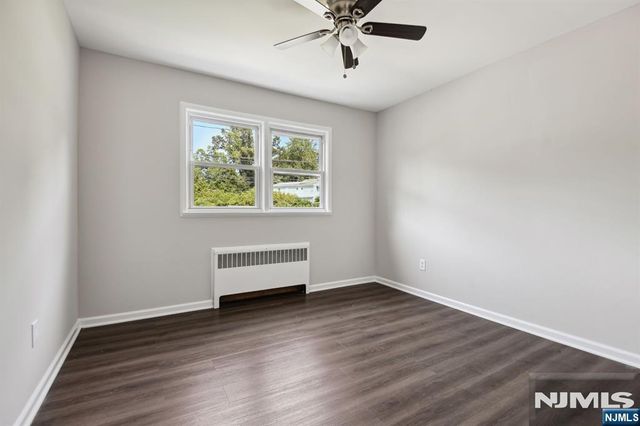 990 Washington Avenue, Ho-ho-kus, NJ 07423