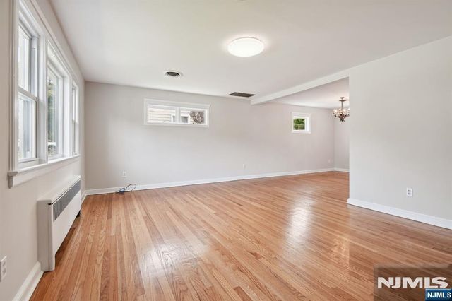 990 Washington Avenue, Ho-ho-kus, NJ 07423