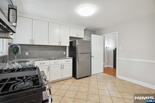 990 Washington Avenue, Ho-ho-kus, NJ 07423