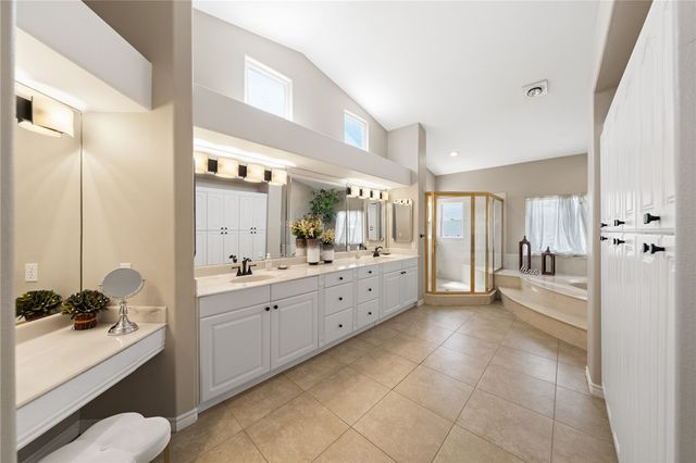 22001 Loch Lomond Drive, Canyon Lake, CA 92587