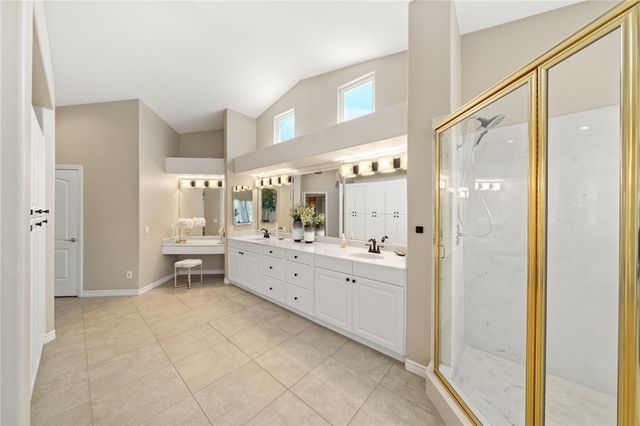 22001 Loch Lomond Drive, Canyon Lake, CA 92587