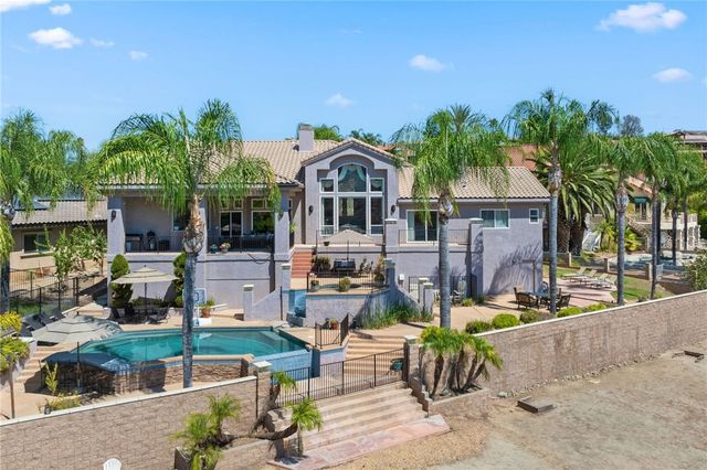 22001 Loch Lomond Drive, Canyon Lake, CA 92587