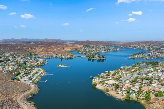 22001 Loch Lomond Drive, Canyon Lake, CA 92587