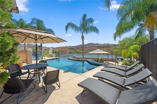 22001 Loch Lomond Drive, Canyon Lake, CA 92587