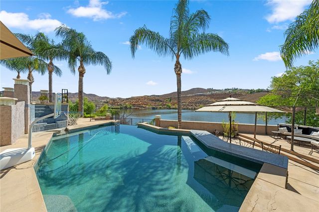 22001 Loch Lomond Drive, Canyon Lake, CA 92587