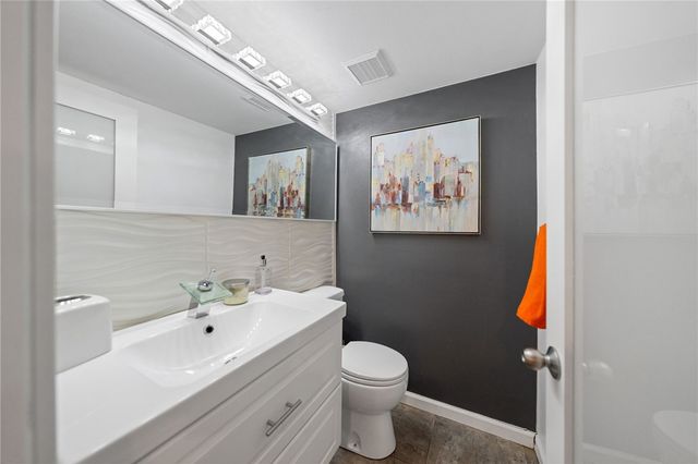 22001 Loch Lomond Drive, Canyon Lake, CA 92587