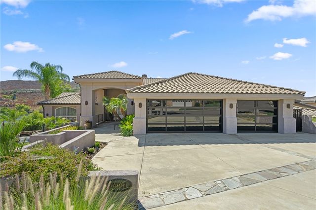 22001 Loch Lomond Drive, Canyon Lake, CA 92587