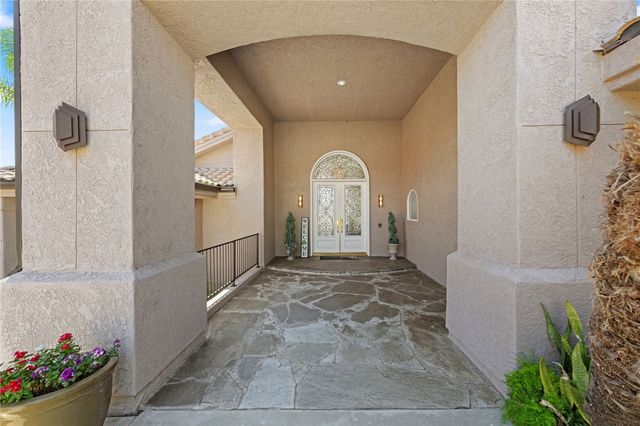 22001 Loch Lomond Drive, Canyon Lake, CA 92587