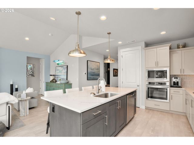 41520 METOLIUS Ave, Sandy, OR 97055