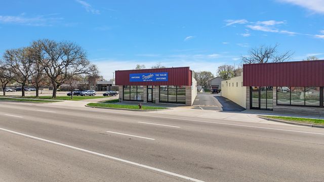 27920 Gratiot Avenue, Roseville, MI 48066