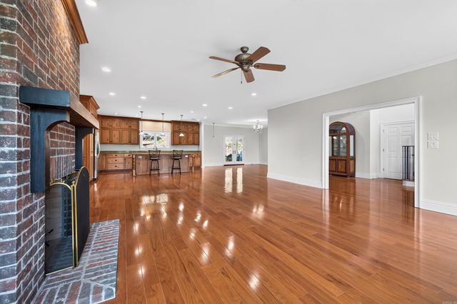 1 Overlook Circle, Little Rock, AR 72207