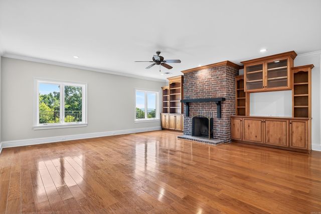 1 Overlook Circle, Little Rock, AR 72207